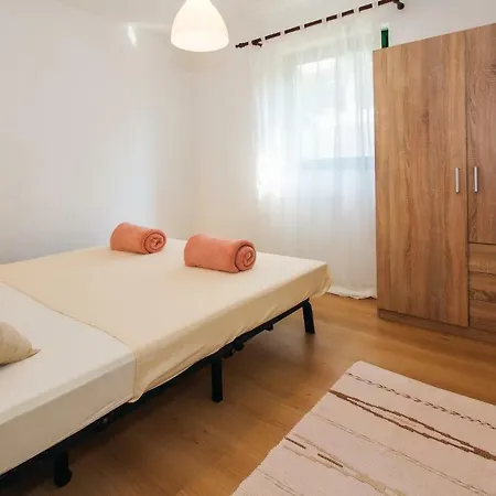 Three-bedroom In * Splitska